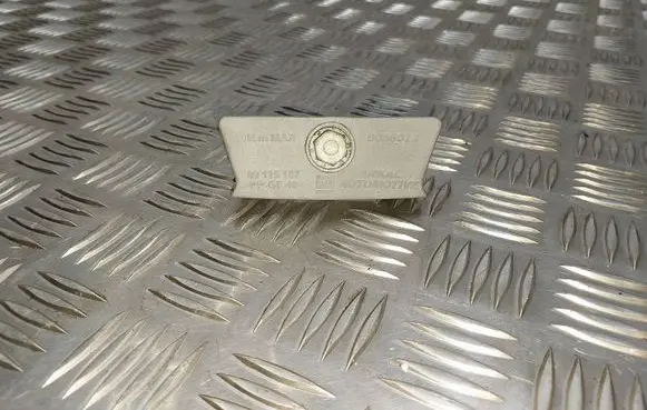 Opel Insignia A Battery tray 09115187 0086022