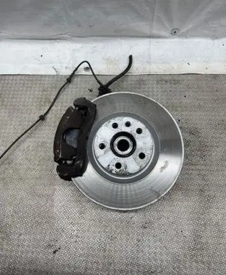 Fiat 500L Front wheel hub spindle knuckle