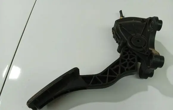 KIA Ceed Accelerator throttle pedal 070430J0021