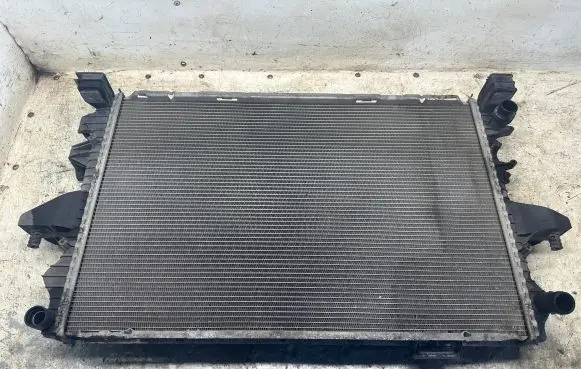Volkswagen Transporter - Caravelle T5 Coolant radiator 7H0121253J