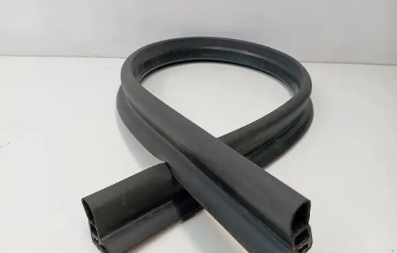 Porsche Macan (95B) Engine compartment rubber 95B823737