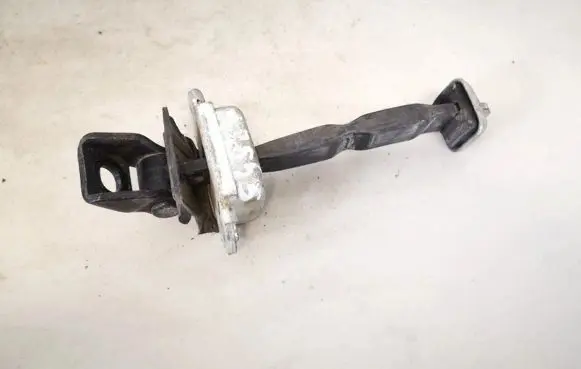Skoda Octavia Mk2 (1Z) Rear door check strap stopper