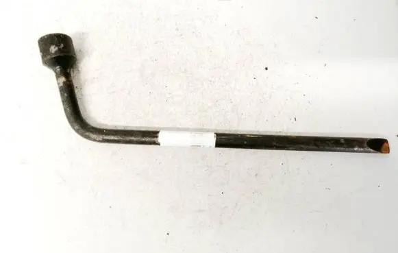 Toyota Prius (XW20) Wheel nut wrench 