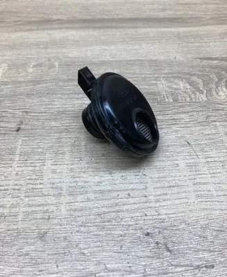 Ford Focus Oil filter cover JX6G6K621