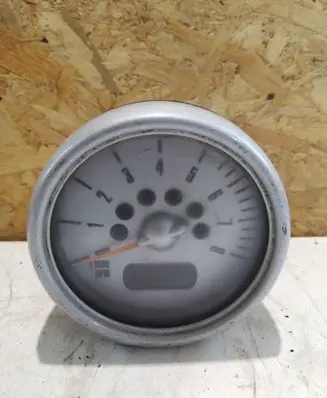Speedometer (instrument cluster)