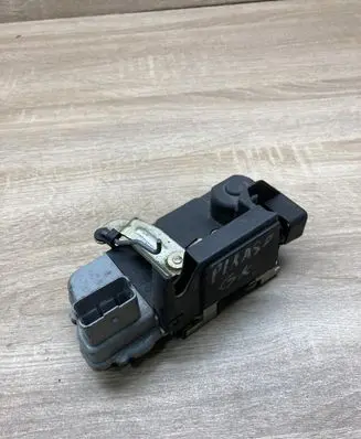 Citroen Xsara Picasso Rear door lock LEFTSIDE