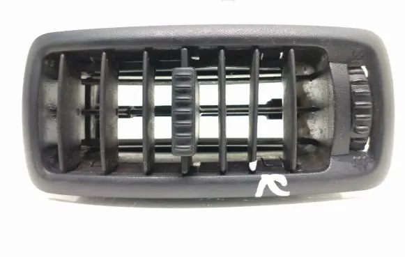 Opel Vivaro Dashboard air vent grill cover trim R6136S150