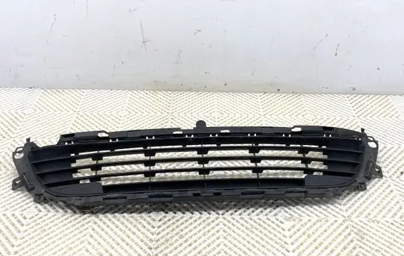 Citroen C4 II Front bumper lower grill 9670503480