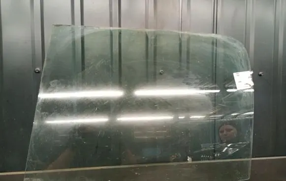 Toyota Yaris Rear side window
