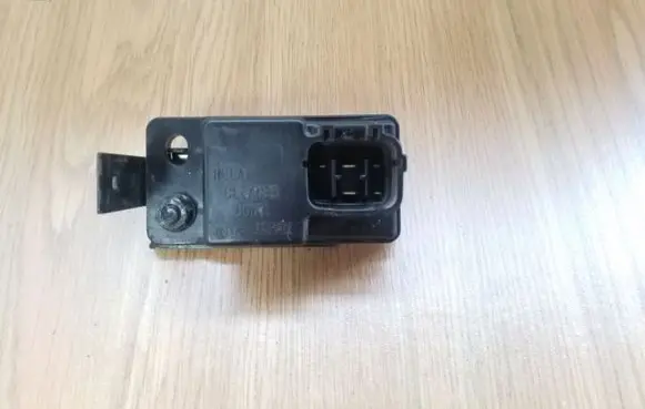 Mazda CX-7 Window washer relay 3301061091 T977
