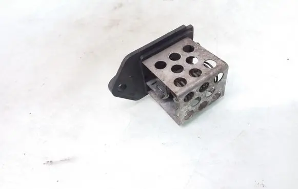 Citroen Xsara Picasso Coolant fan relay 9641212480