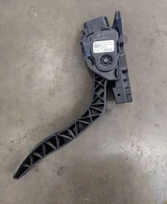 Ford Fiesta Accelerator throttle pedal 8V219F836AA 6PV00951700
