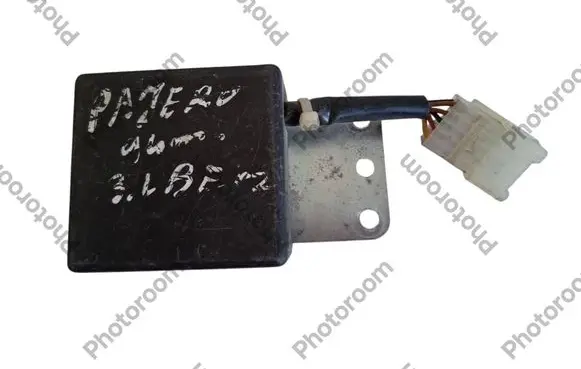 Mitsubishi Pajero Other control units/modules MD728643