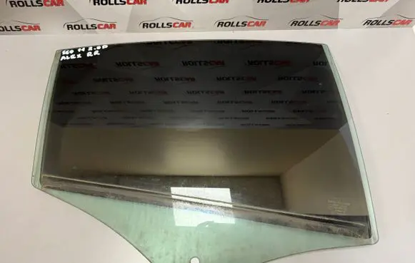 Rear door window glass