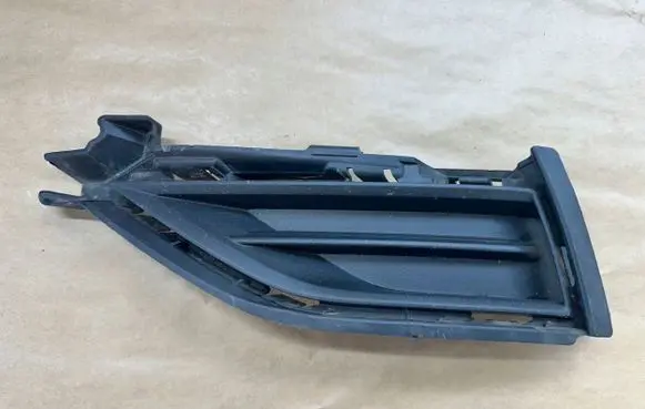 Volkswagen Golf VII Front bumper lower grill 5G0853211G