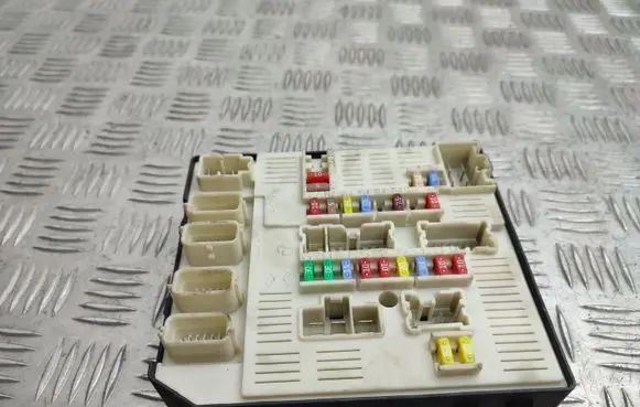 Renault Laguna III Fuse module 264B66052R
