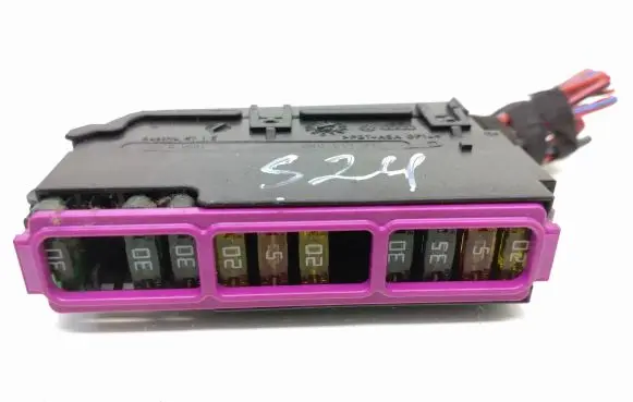 Audi A6 S6 C6 4F Fuse module 8K0941824