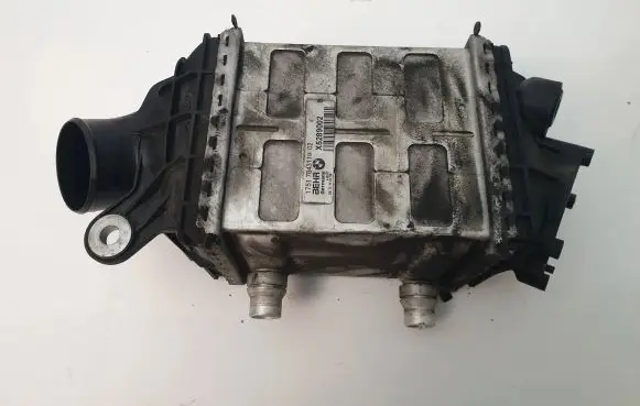 BMW M5 Intercooler radiator 7843119 X5289002