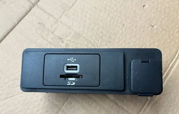 Ford Mondeo MK V USB socket connector GC3T-14F014AB