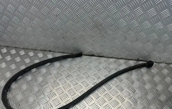 Mitsubishi L200 Engine compartment rubber 