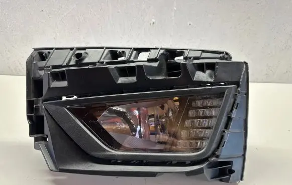 Volkswagen Polo VI Front fog light 2G09416620S 89250901