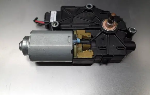 Citroen DS3 Folding roof motor WR09C14AA 2226687A