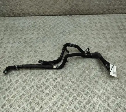 Audi e-tron Engine coolant pipe/hose 4KE121036C 4KE121036B