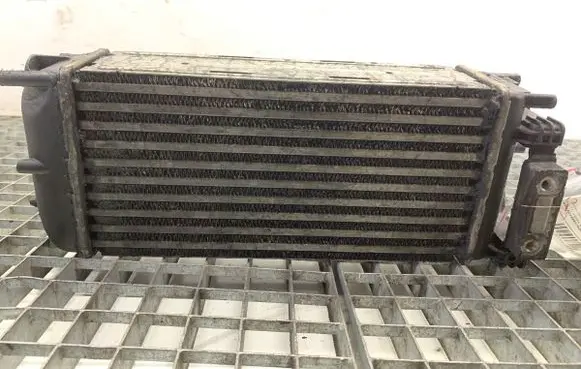 Citroen C4 I Picasso Intercooler radiator 9656503980