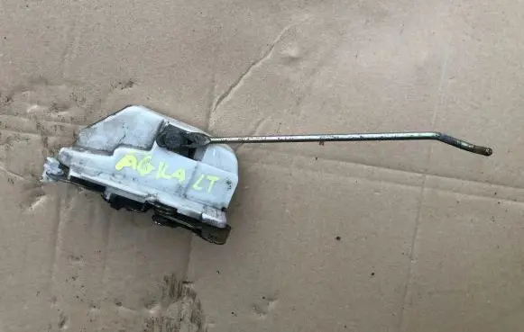Opel Agila A Rear door lock