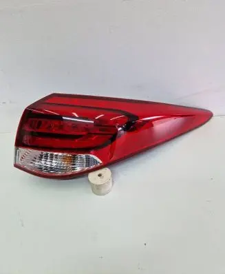 Hyundai i40 Rear/tail lights 924023Z5