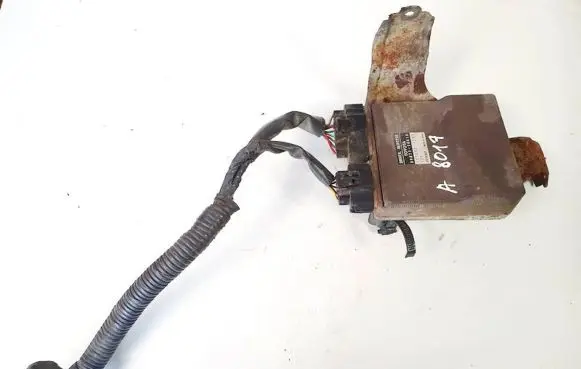 Toyota Previa (XR30, XR40) II Fuel injection control unit/module 89871-26010