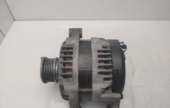 Opel Antara Generator/alternator 13580078