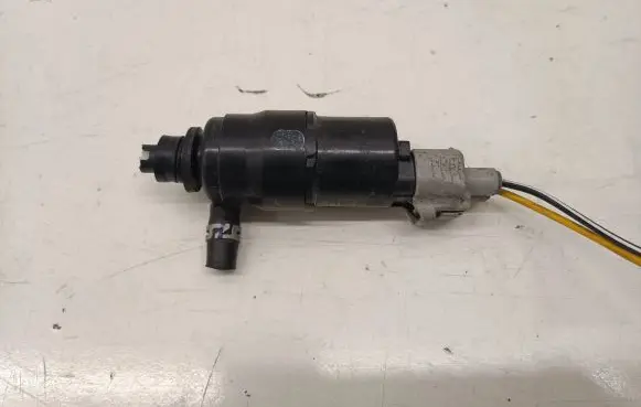 Subaru Forester SK Windscreen/windshield washer pump