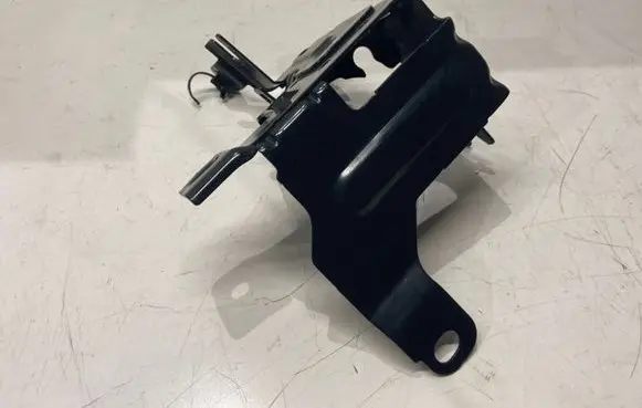Peugeot 3008 II ABS pump bracket 9677683680
