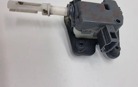 Audi A4 S4 B6 8E 8H Tailgate boot lock/latch motor 8E9827833