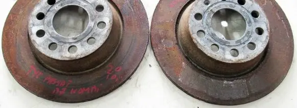 Volkswagen PASSAT B7 Rear brake disc