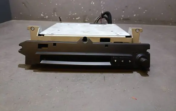 BMW 5 E60 E61 CD/DVD changer 6950813 X6521GX041 65126950813