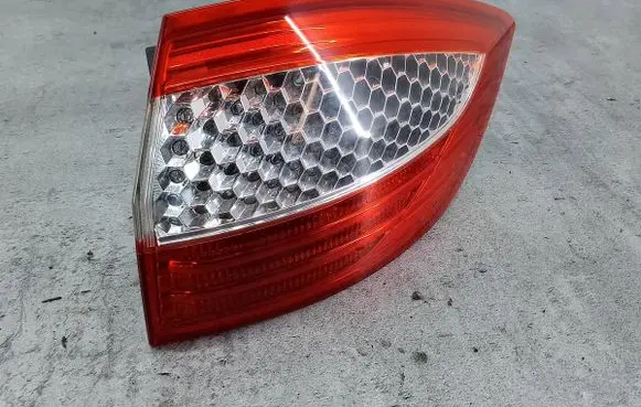 Rear/tail lights