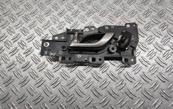 Honda Civic Front door interior handle 