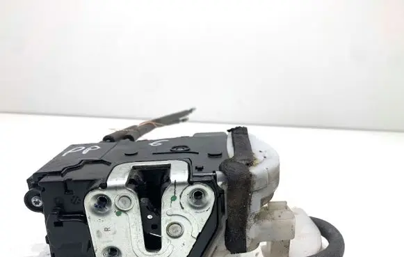 Hyundai ix35 Front door lock 813202Y000