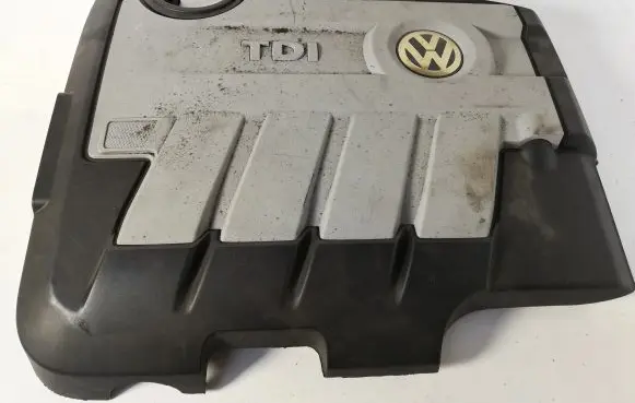 Volkswagen Golf V Engine cover (trim) 03L103925