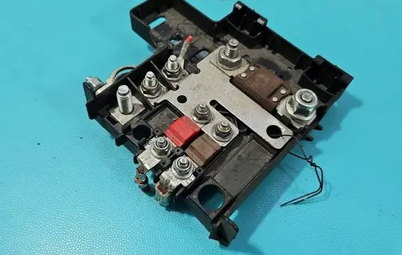 Positive cable (battery)