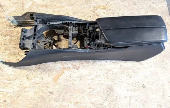BMW 5 G30 G31 G38 Armrest 