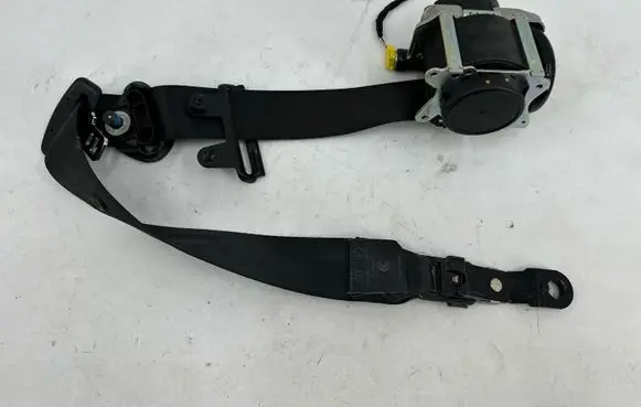 Volvo V40 Front seatbelt 31418479