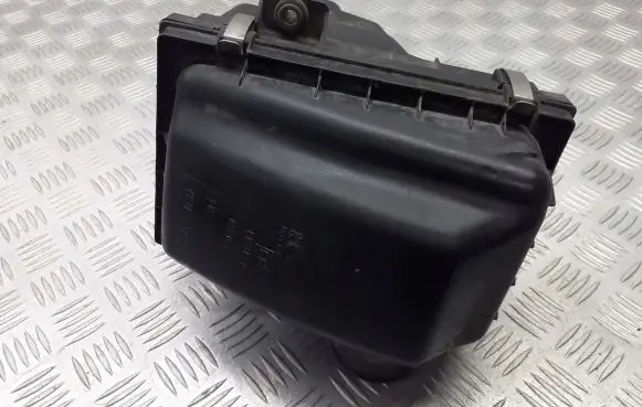Opel Agila A Air filter box 09204631