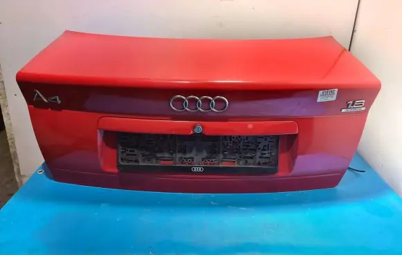 Audi A4 S4 B5 8D Tailgate/trunk/boot lid