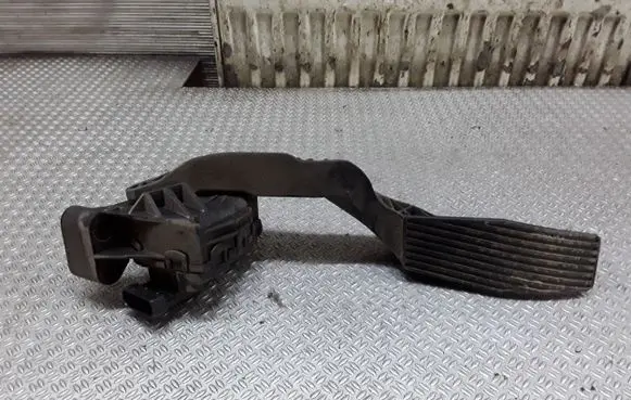 Opel Zafira B Accelerator throttle pedal 9202341BT