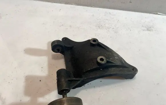 Audi A6 S6 C5 4B A/C compressor mount bracket 059260885F