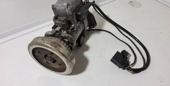 Volkswagen Transporter - Caravelle T4 Fuel injection high pressure pump 074130115B 0460415983