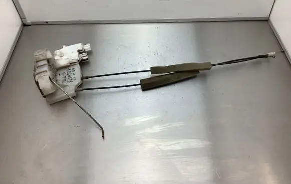 Subaru Legacy Front door lock 